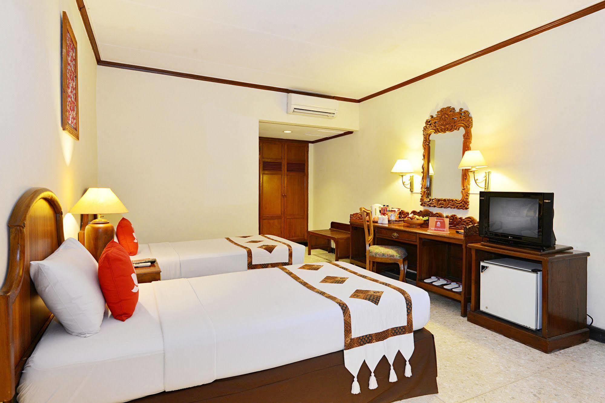 Zen Rooms Jogja Cendrawasih Pakualaman Buitenkant foto