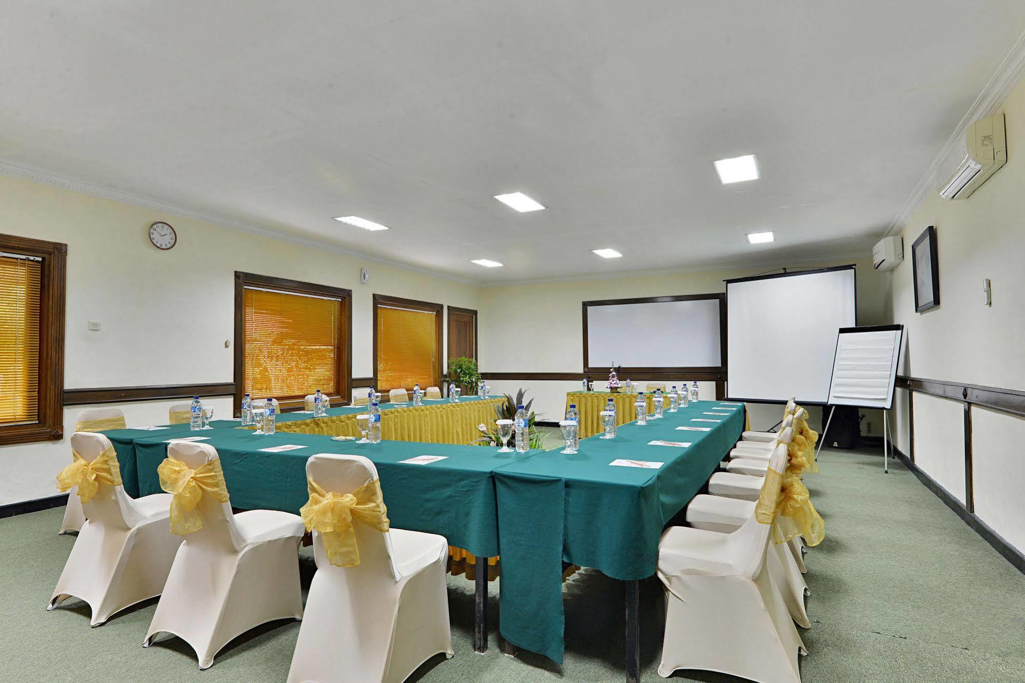 Zen Rooms Jogja Cendrawasih Pakualaman Buitenkant foto