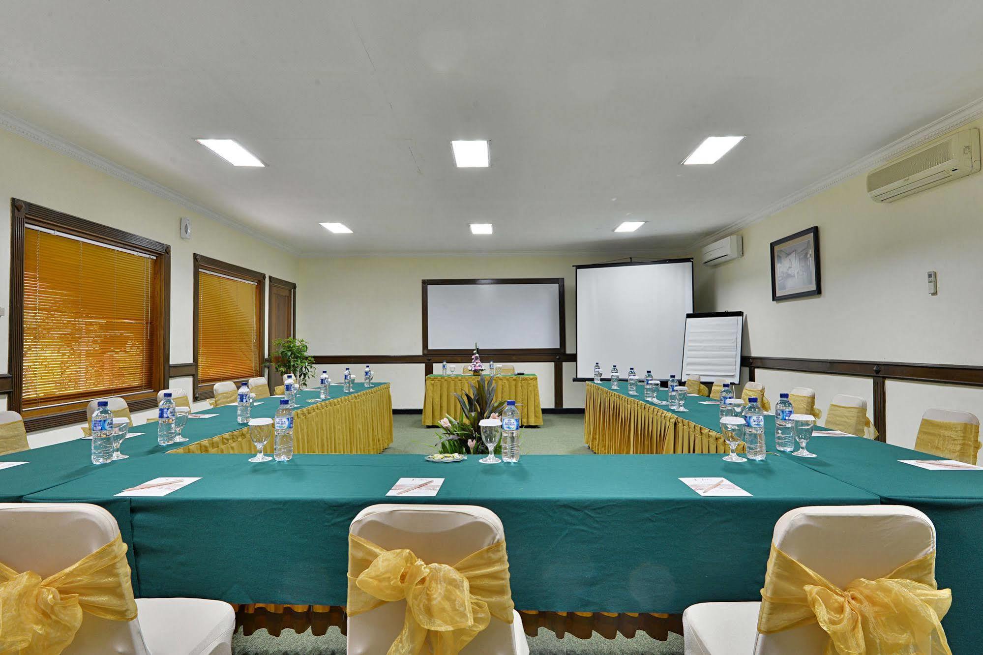 Zen Rooms Jogja Cendrawasih Pakualaman Buitenkant foto